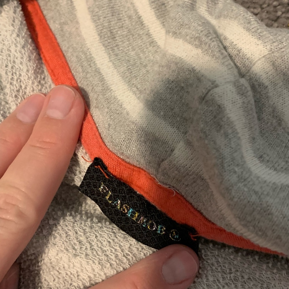 Striped Cover - Picture 2 of 3
